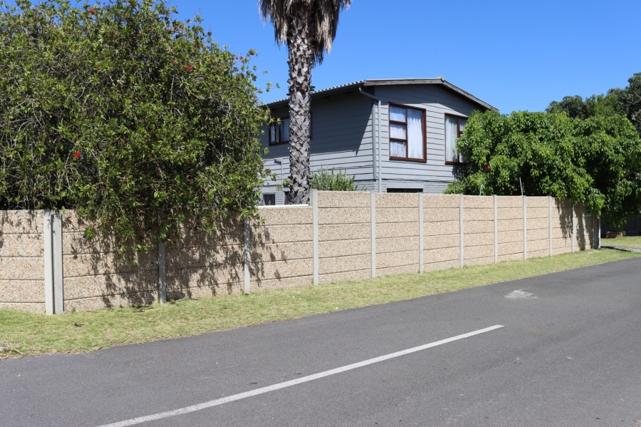 4 Bedroom Property for Sale in Kleinmond Western Cape